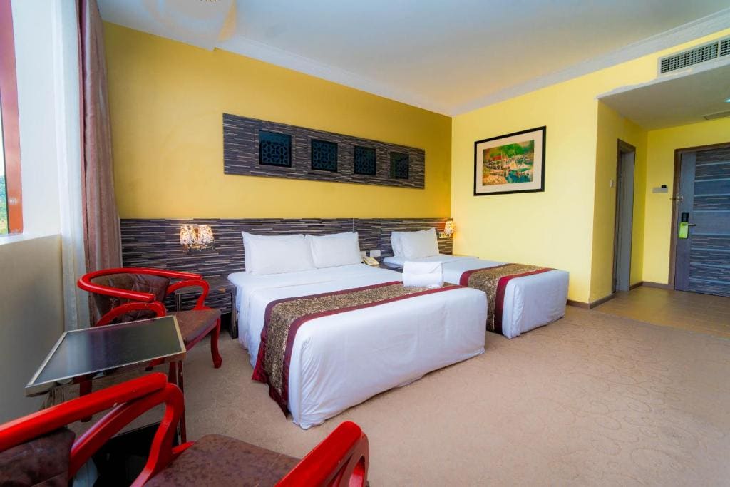 Family Room room - Image 2
