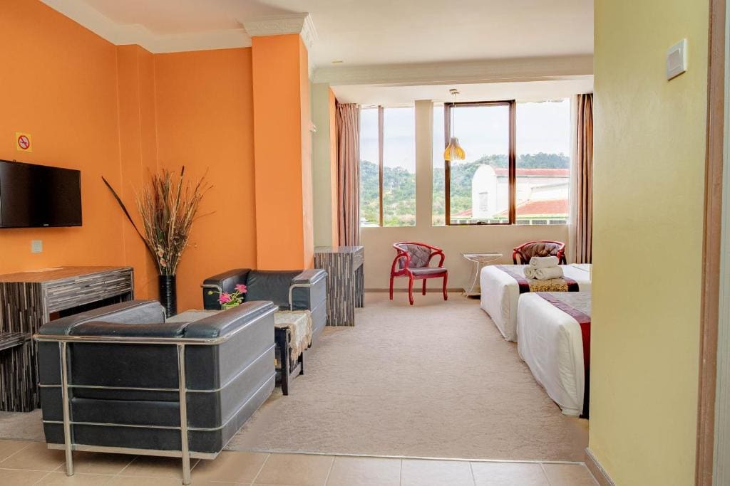 Family Room room - Image 3