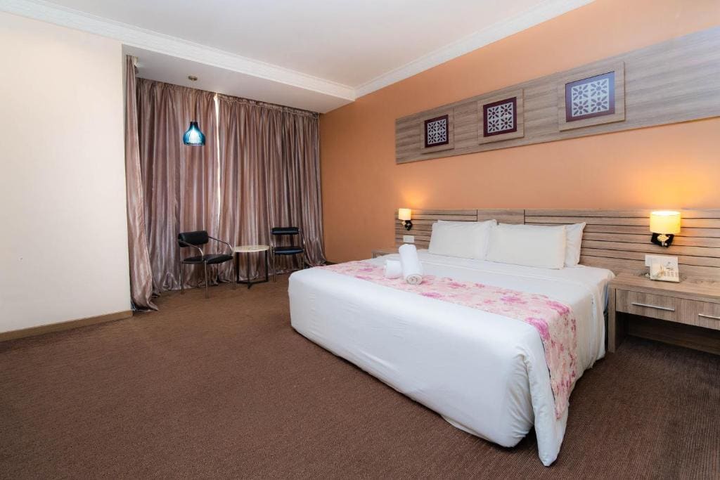 Superior Hillview Double Bed room - Image 1