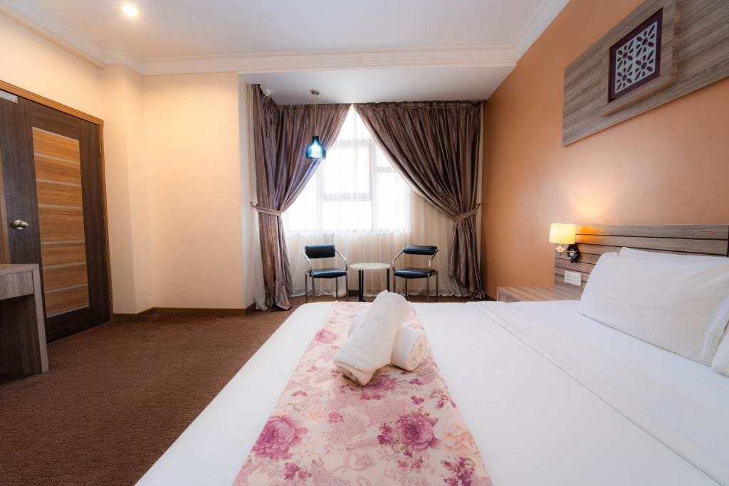 Superior Hillview Double Bed room - Image 3