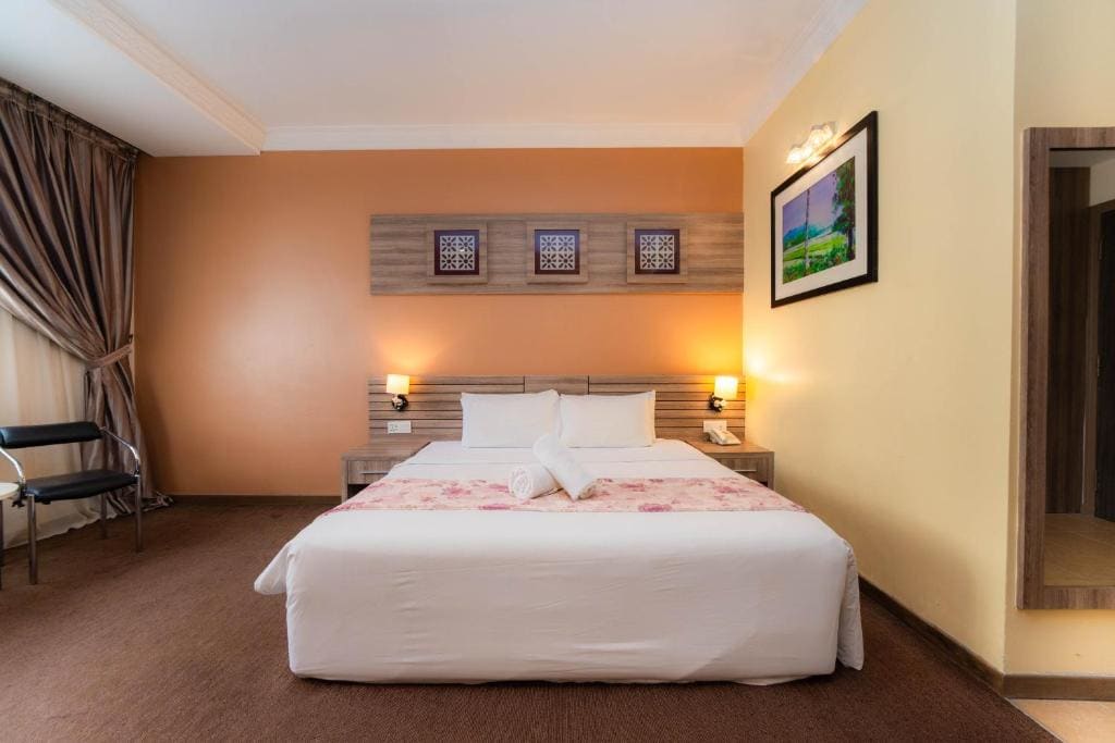 Superior Hillview Double Bed room - Image 2