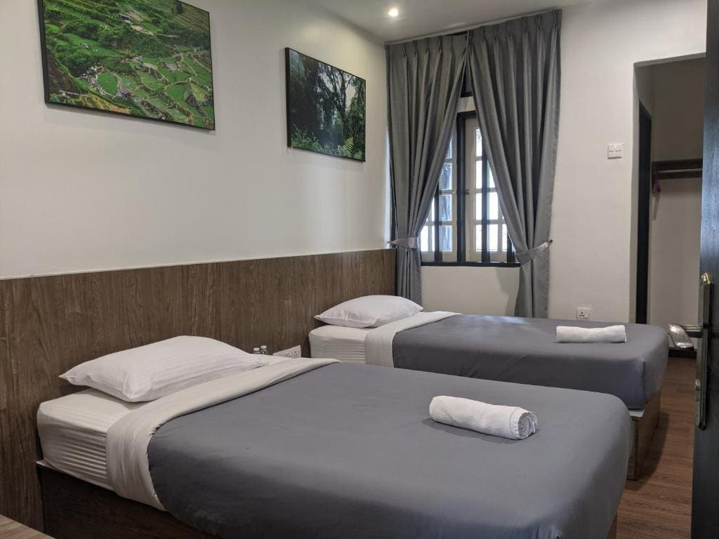 Twin Room with Bathroom room - Image 1