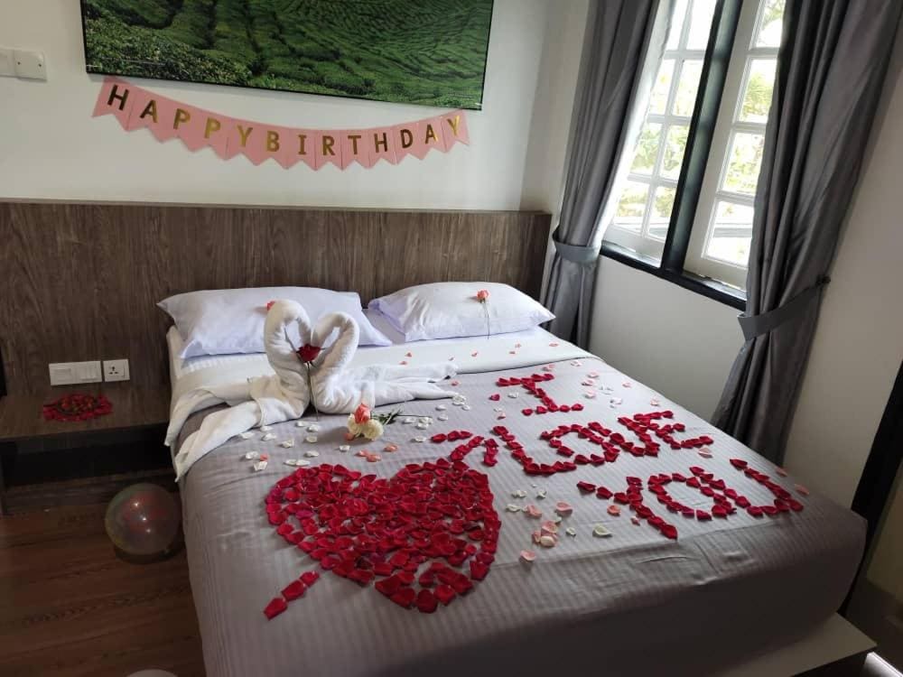 Queen Room with Balcony room - Image 1