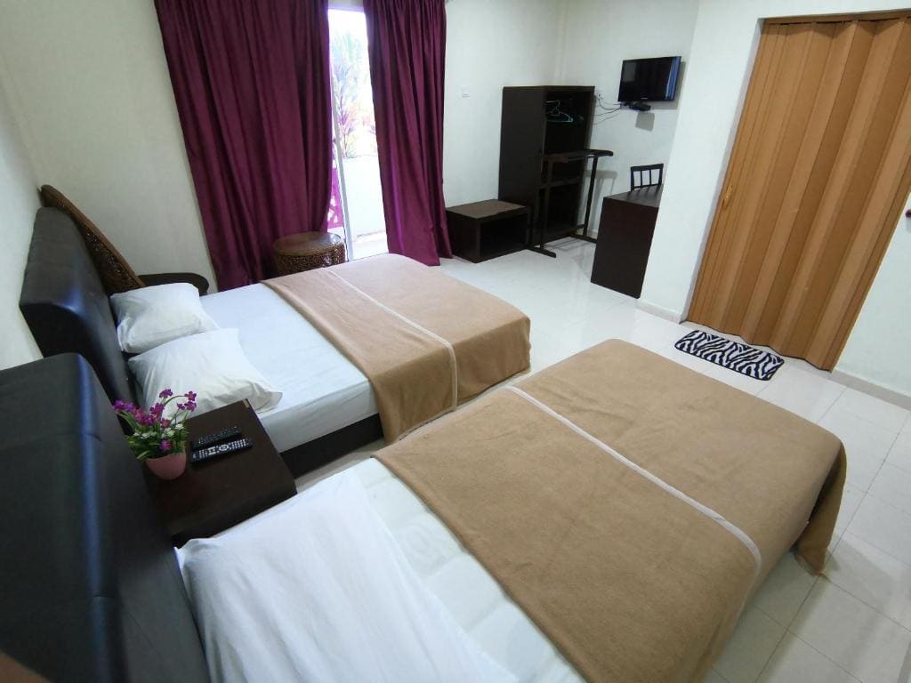 Triple Room with Balcony room - Image 1