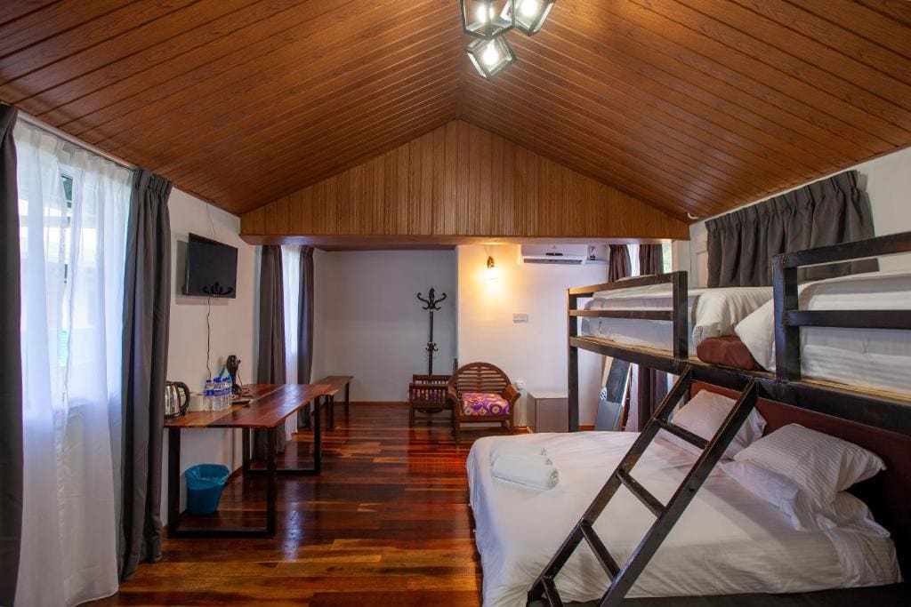 Family Room with Mountain View room - Image 1