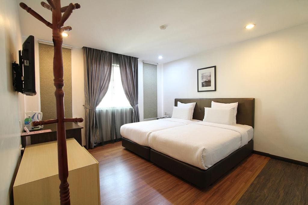 Family Room room - Image 2