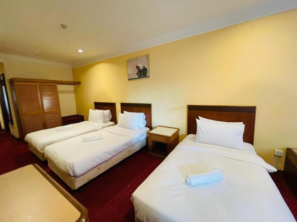 Deluxe Twin Room room - Image 1