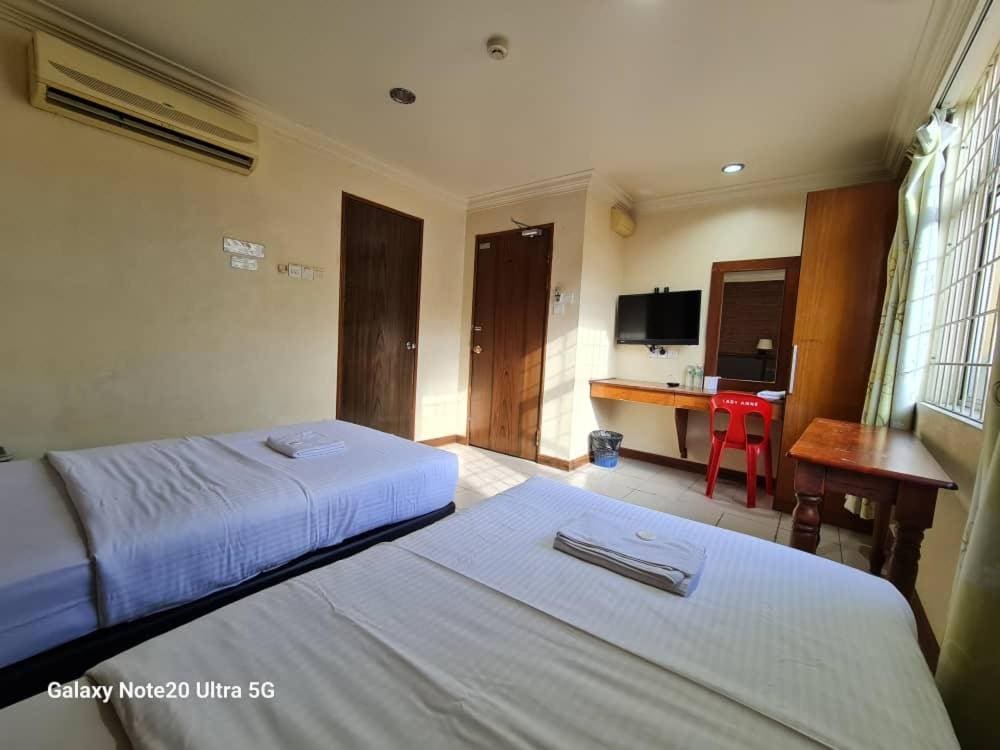Deluxe Twin Room room - Image 3