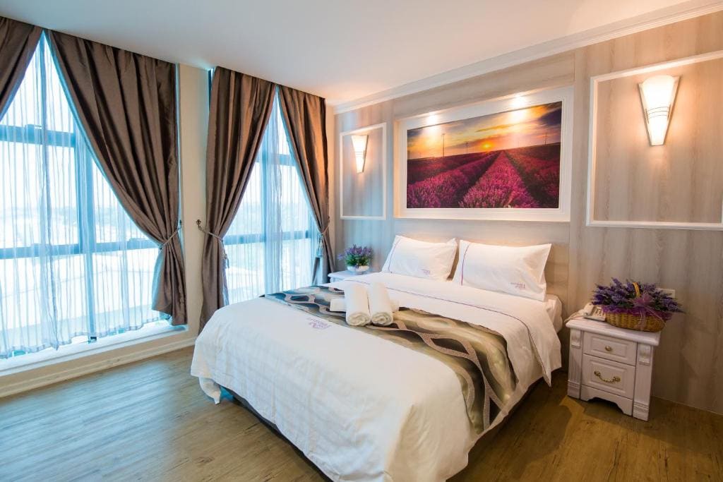 Deluxe King Room room - Image 2