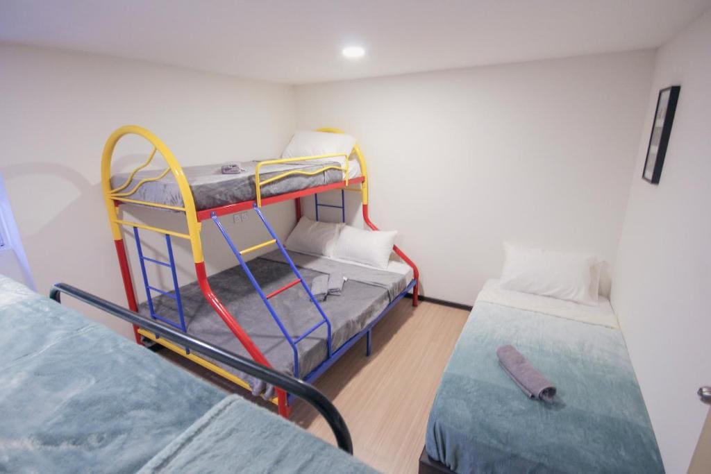 Deluxe Family Room room - Image 2