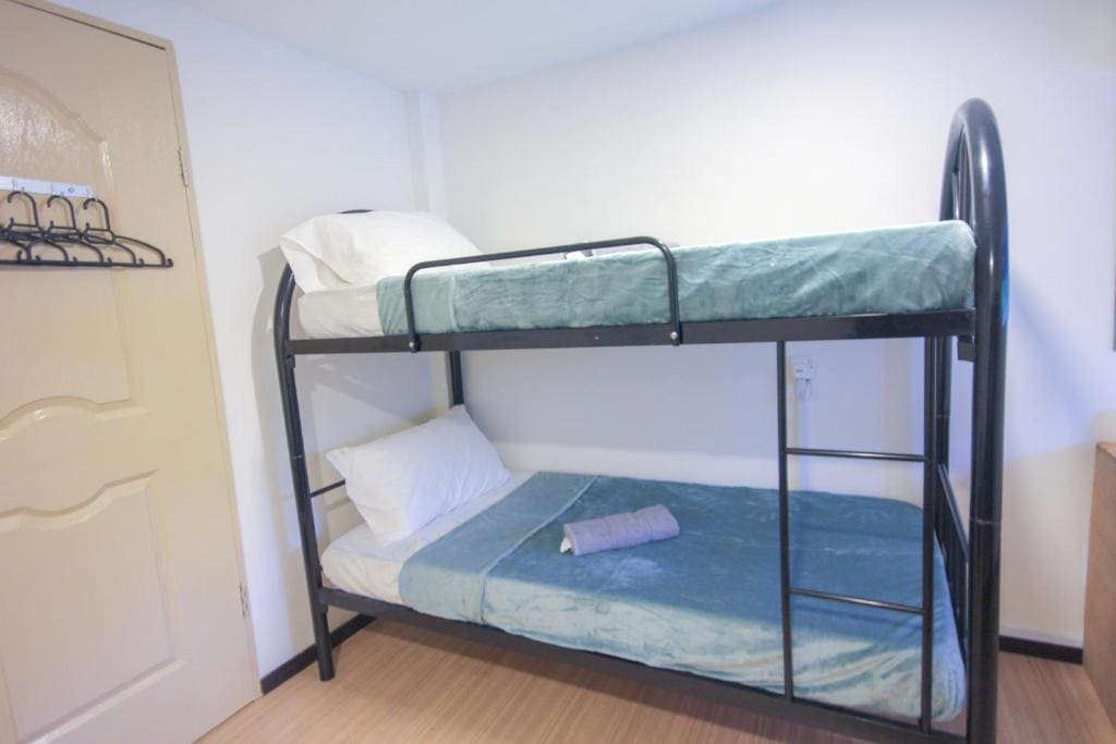Deluxe Family Room room - Image 3
