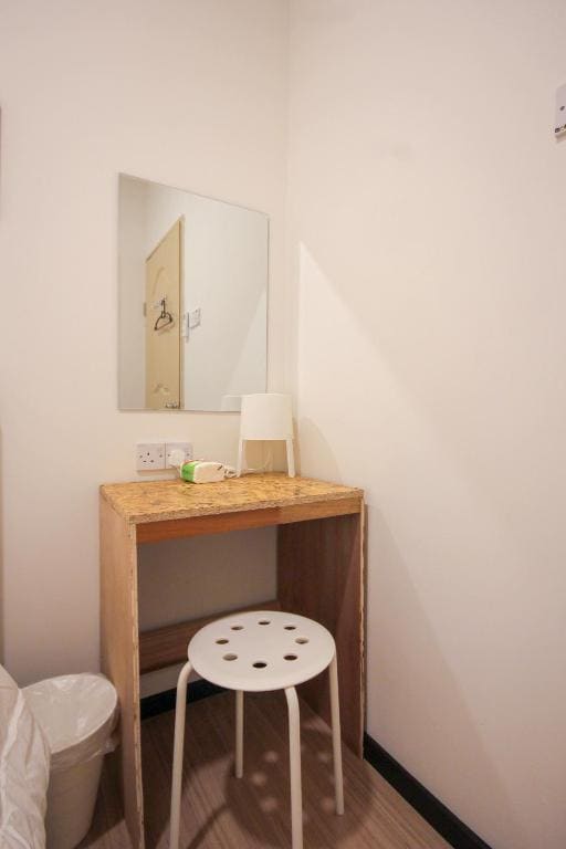 Deluxe Queen Room room - Image 2