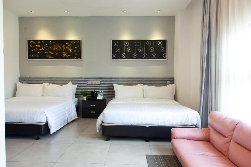 Deluxe Twin Room room - Image 1