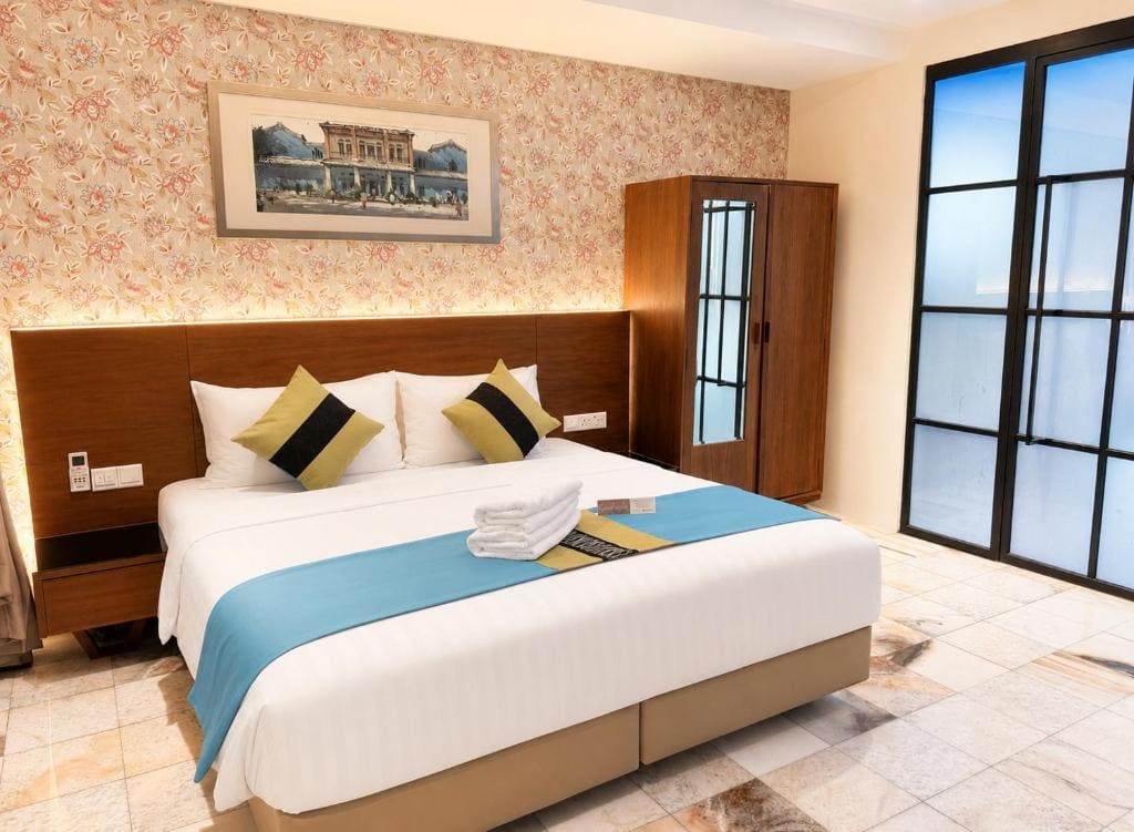 Superior Triple Room room - Image 1