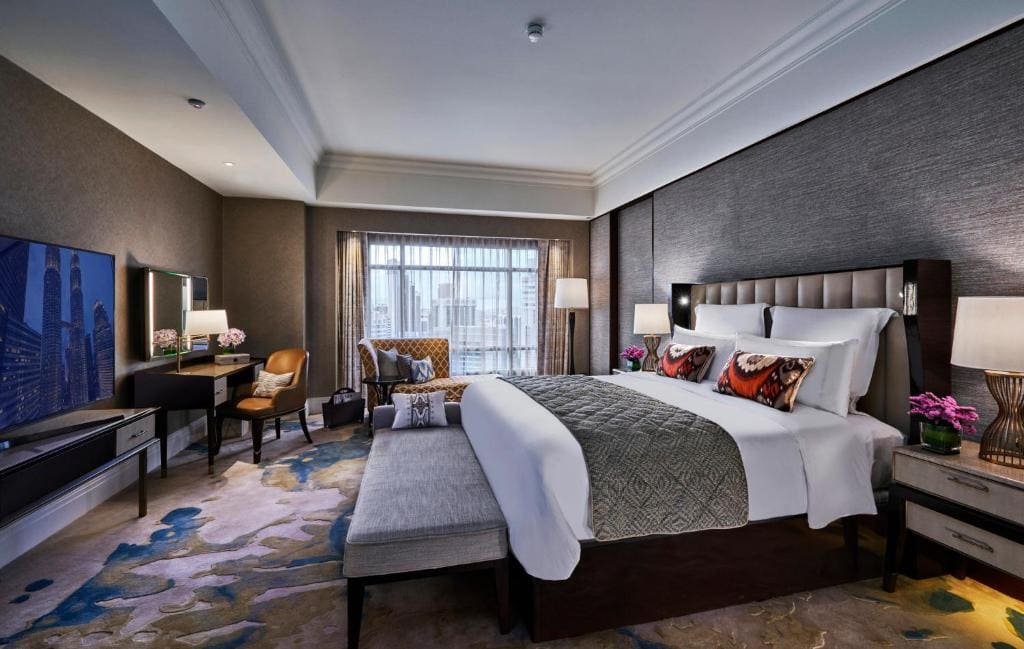 Deluxe King Room with City View room - Image 1