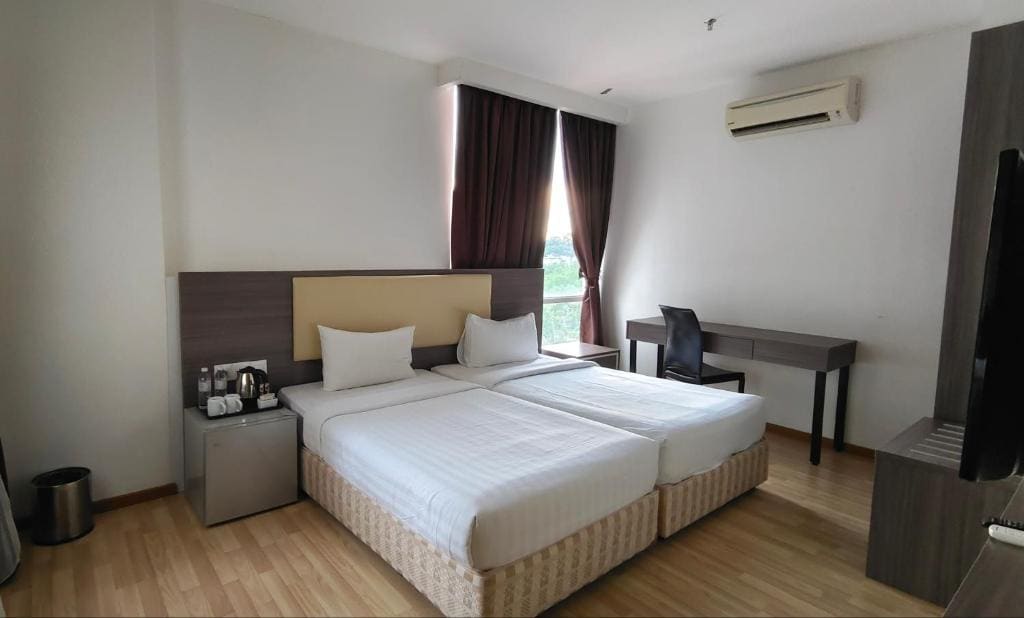 One Bedroom Apartment Twin room - Image 3