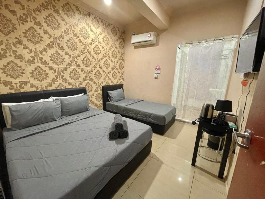 Family Room room - Image 1