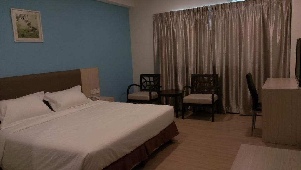Deluxe King Room room - Image 3
