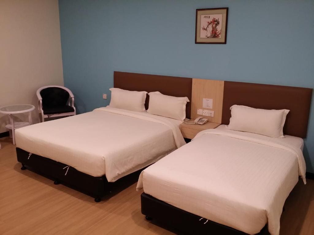Deluxe Family Room room - Image 1
