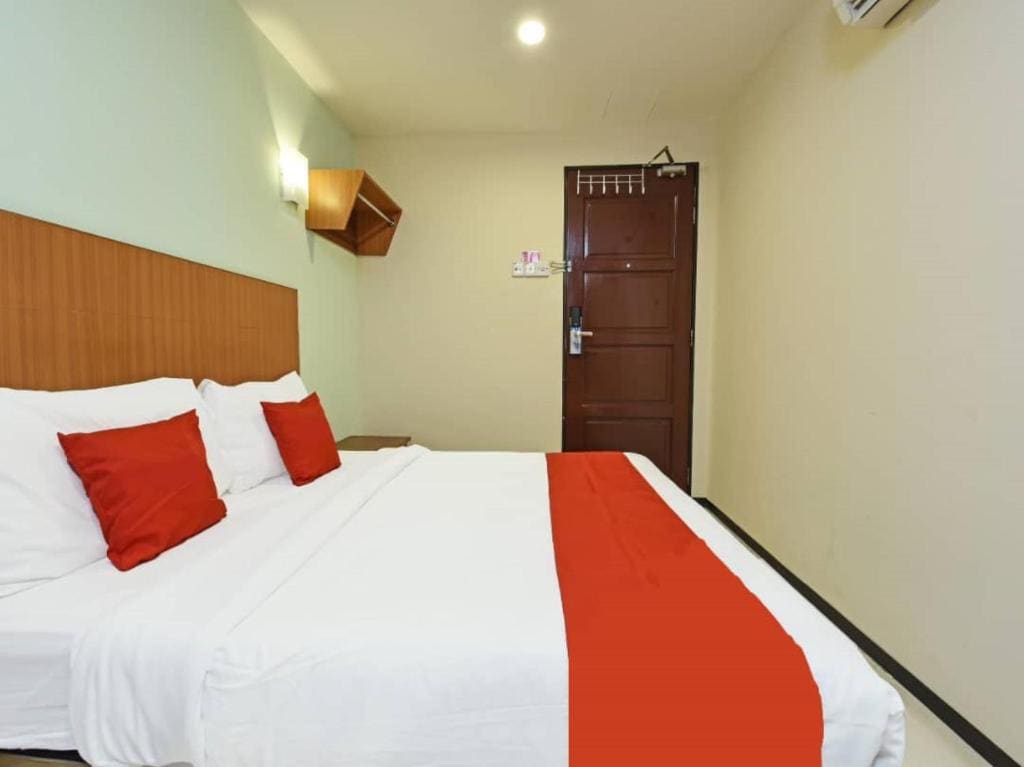 Double Room with Shared Toilet room - Image 2