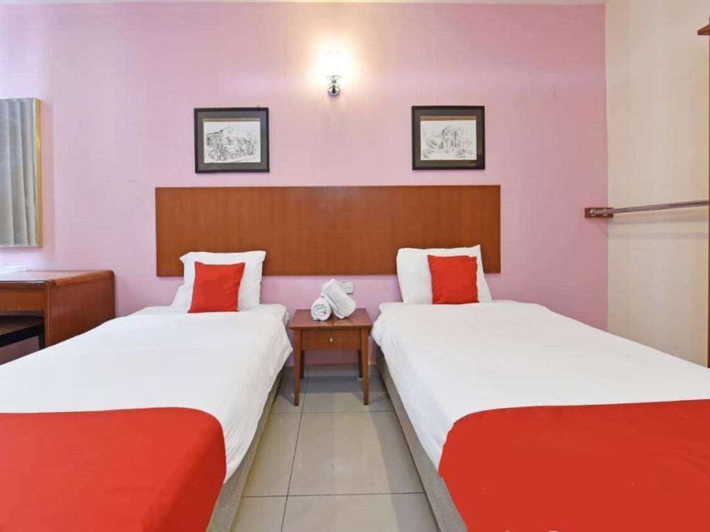 Deluxe Twin Room room - Image 3