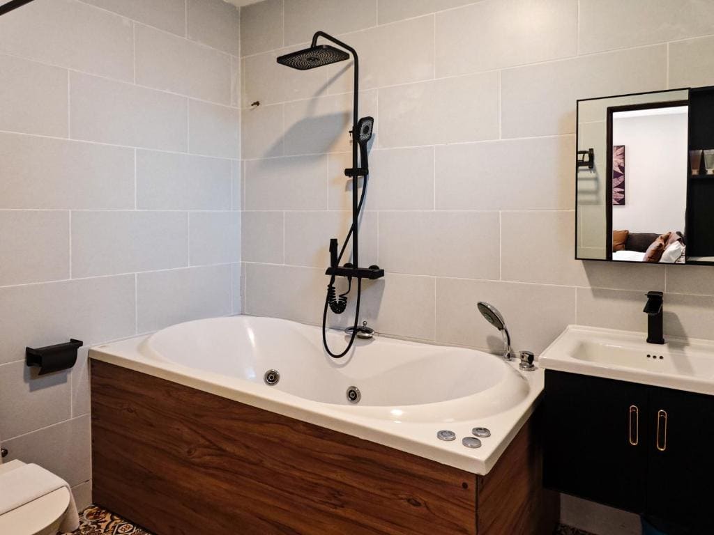 Executive Suite room - Image 2