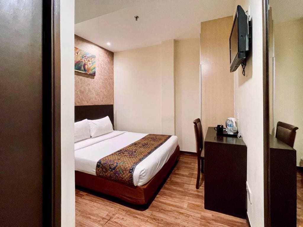 Standard Room No Window room - Image 1