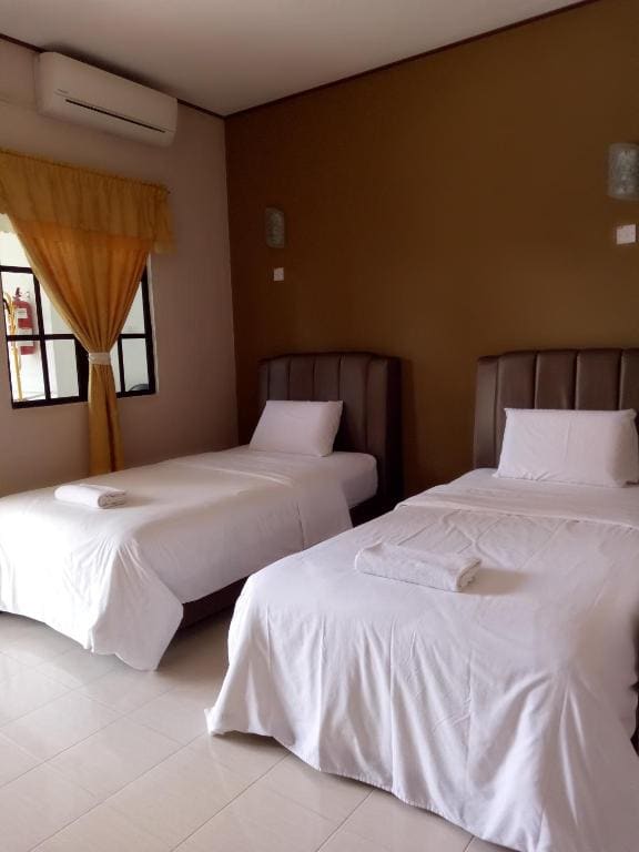 Standard Twin Room room - Image 1