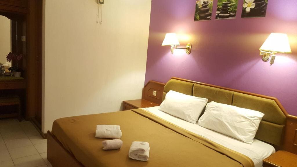 Double Room with Shared Bathroom room - Image 1