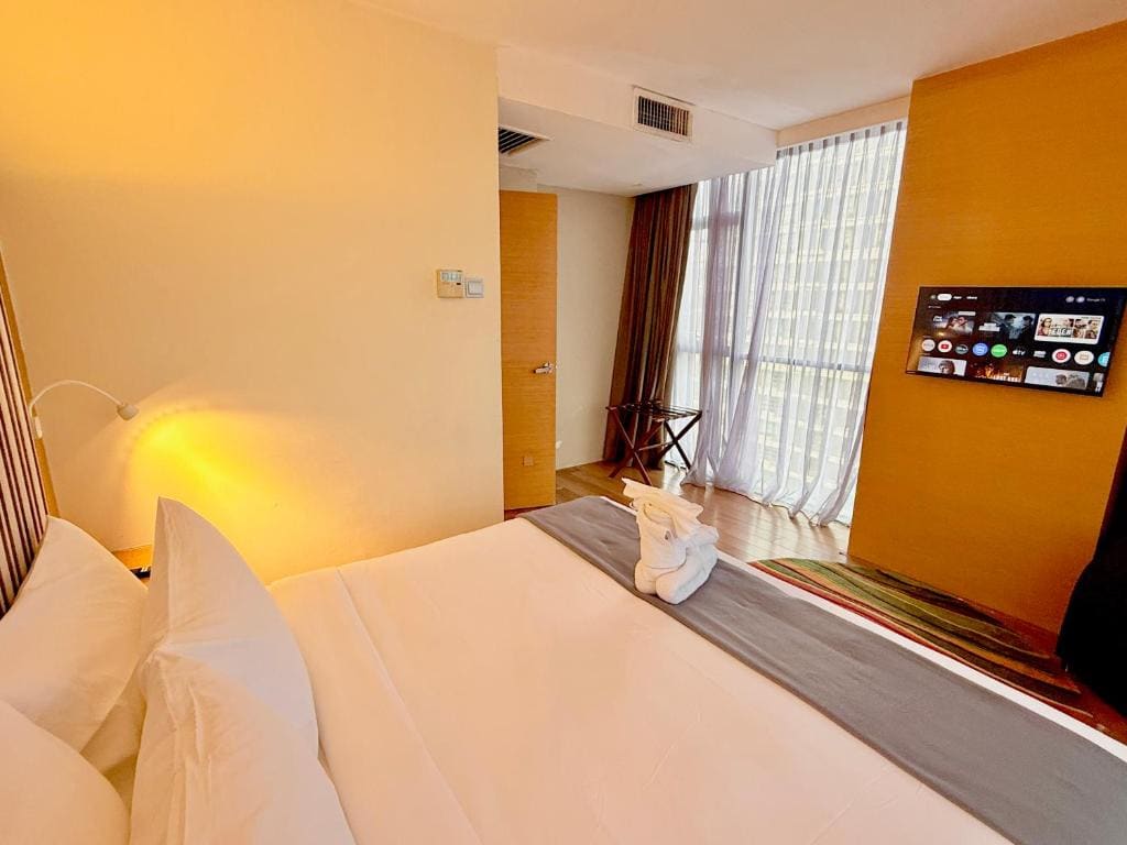 Deluxe King Suite room - Image 1