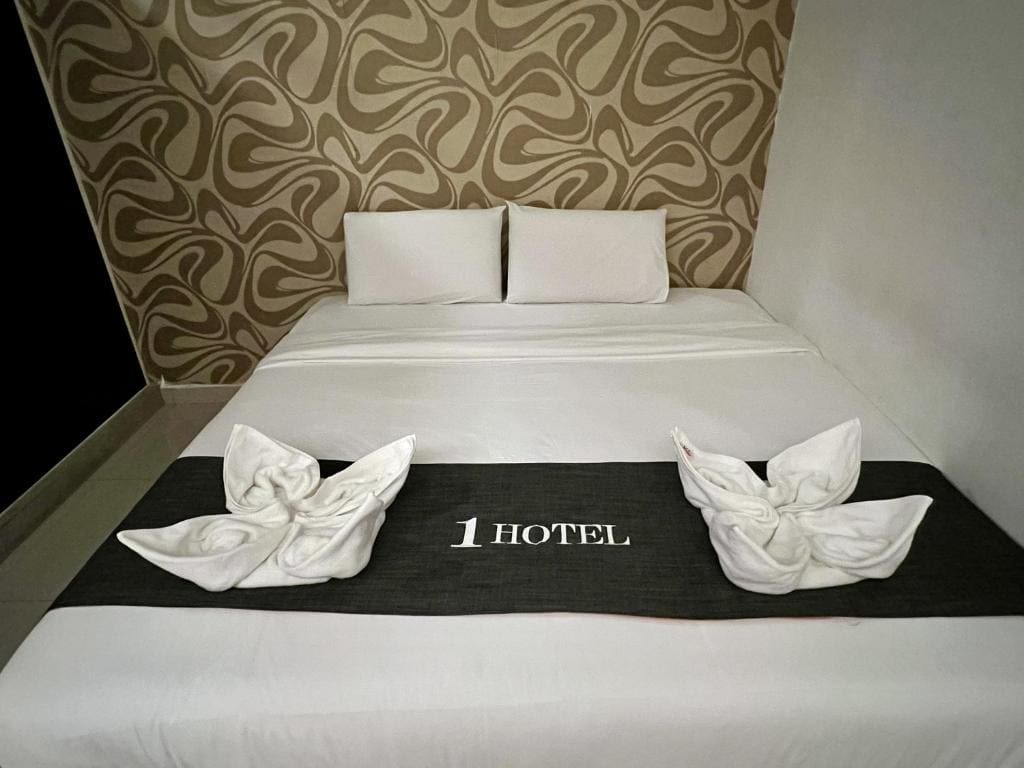 Deluxe King Room room - Image 3