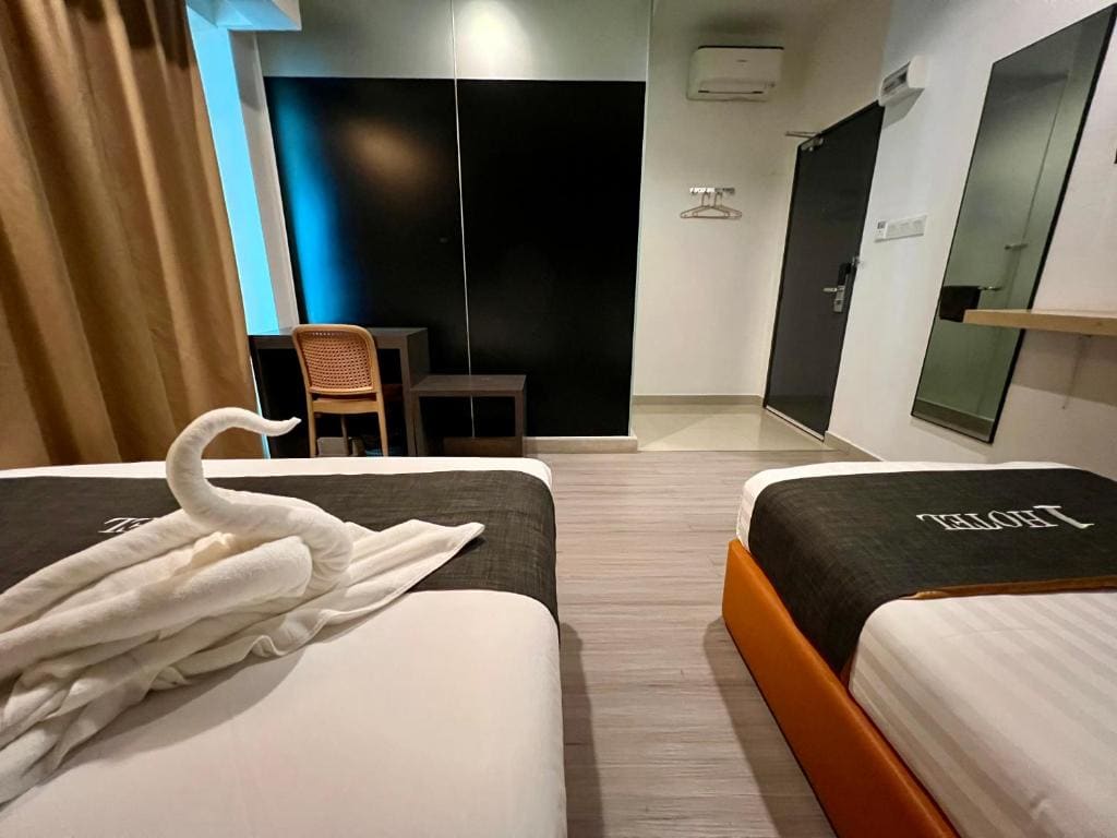 Family Room room - Image 1