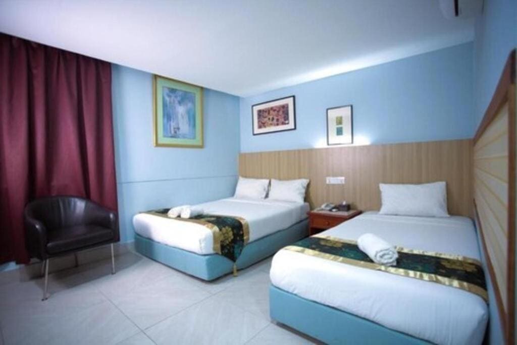 Deluxe Family Suite room - Image 3
