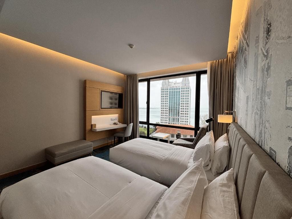 Deluxe Partial Seaview Twin room - Image 2