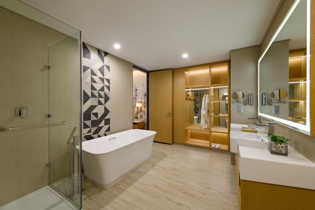 One Bedroom Suite room - Image 3