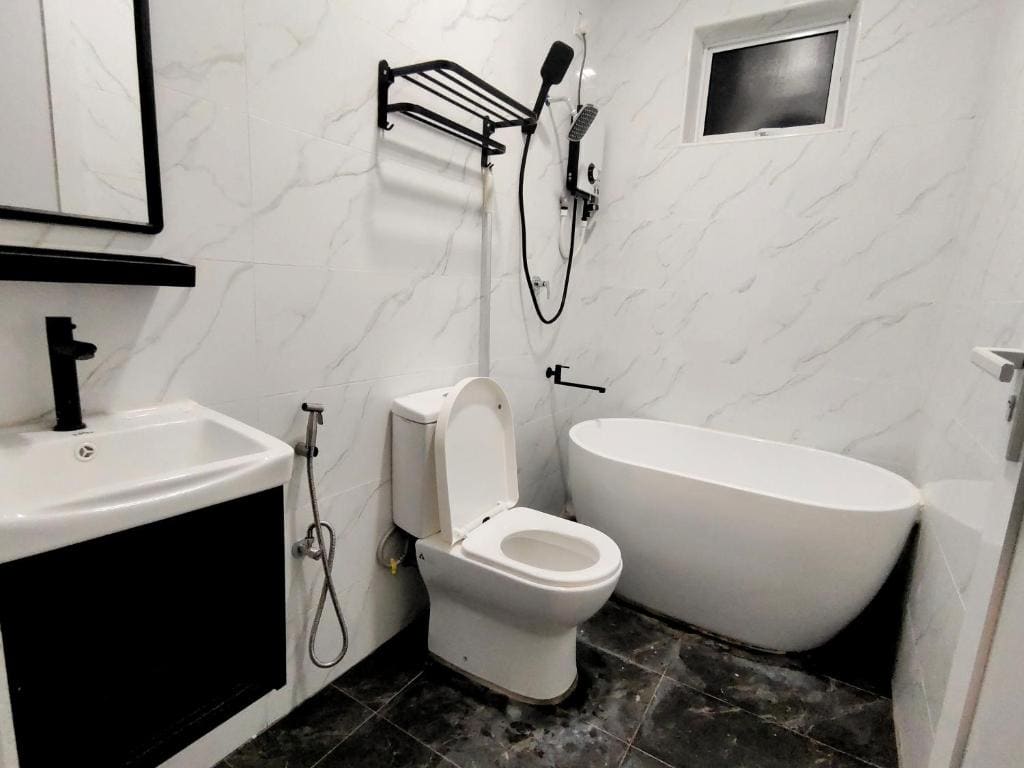 Room room - Image 1