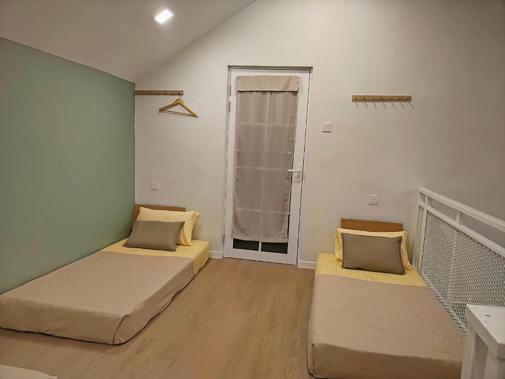 Room room - Image 2