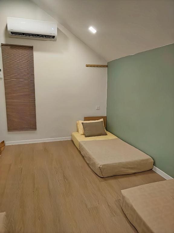 Room room - Image 3