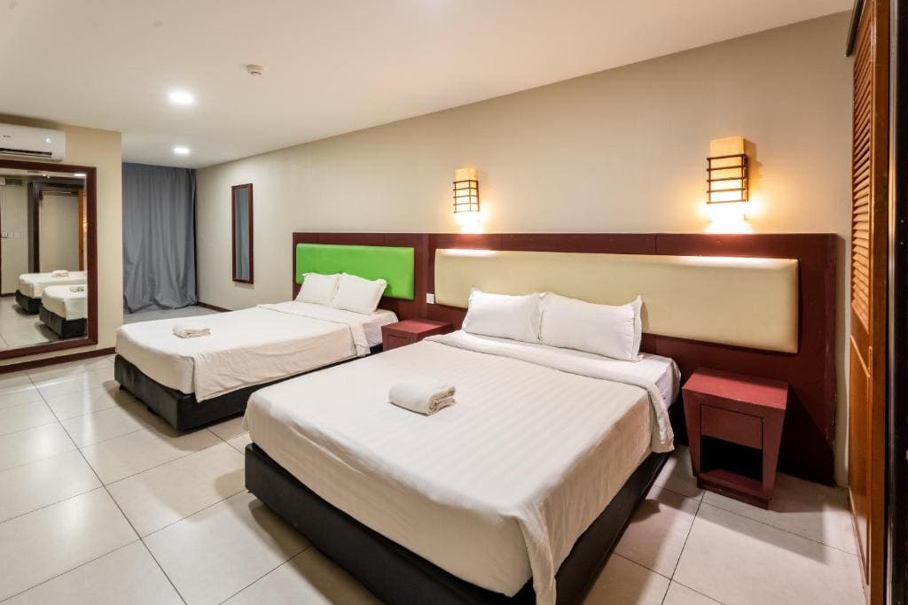 Family Room room - Image 2