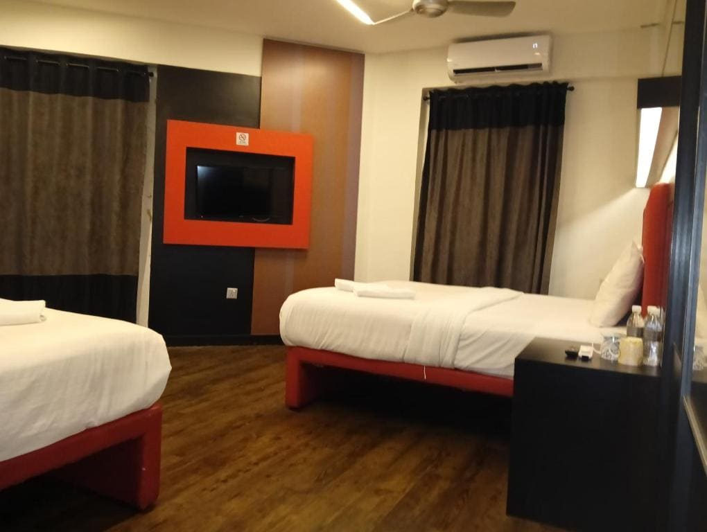 Standard Triple Room room - Image 2