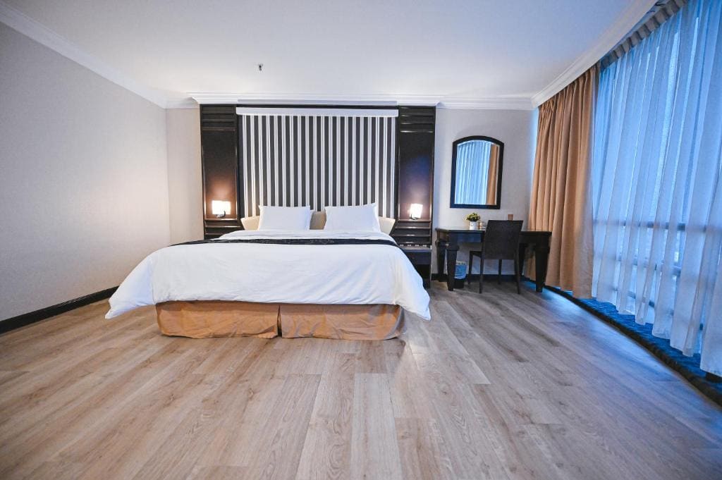 Standard Twin Room room - Image 3