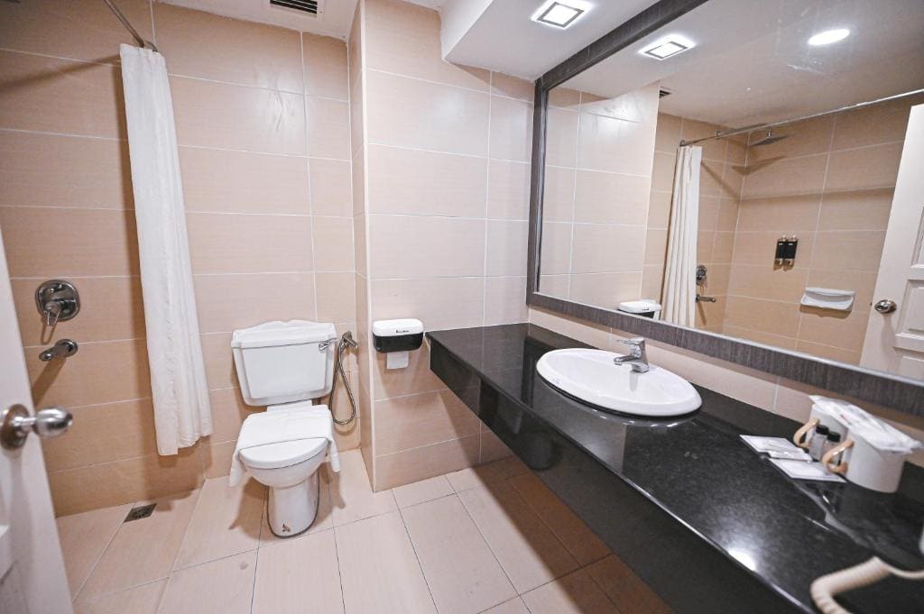 Superior Twin Room room - Image 3