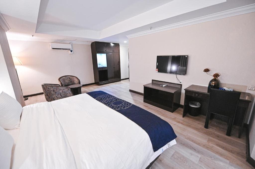 Standard King Room room - Image 2