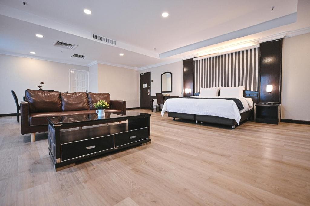 Suite room - Image 1
