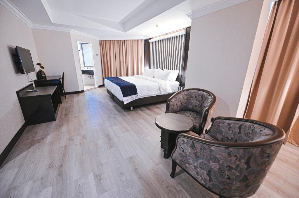 Standard King Room room - Image 1