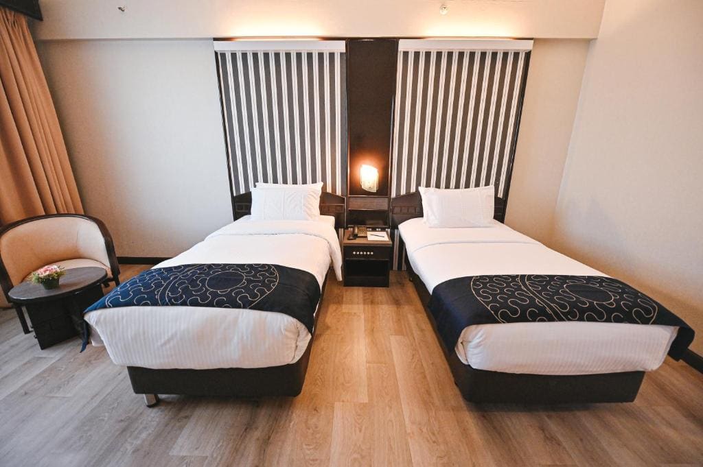 Superior Twin Room room - Image 2
