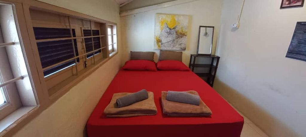 Double Room with Shared Bathroom room - Image 3