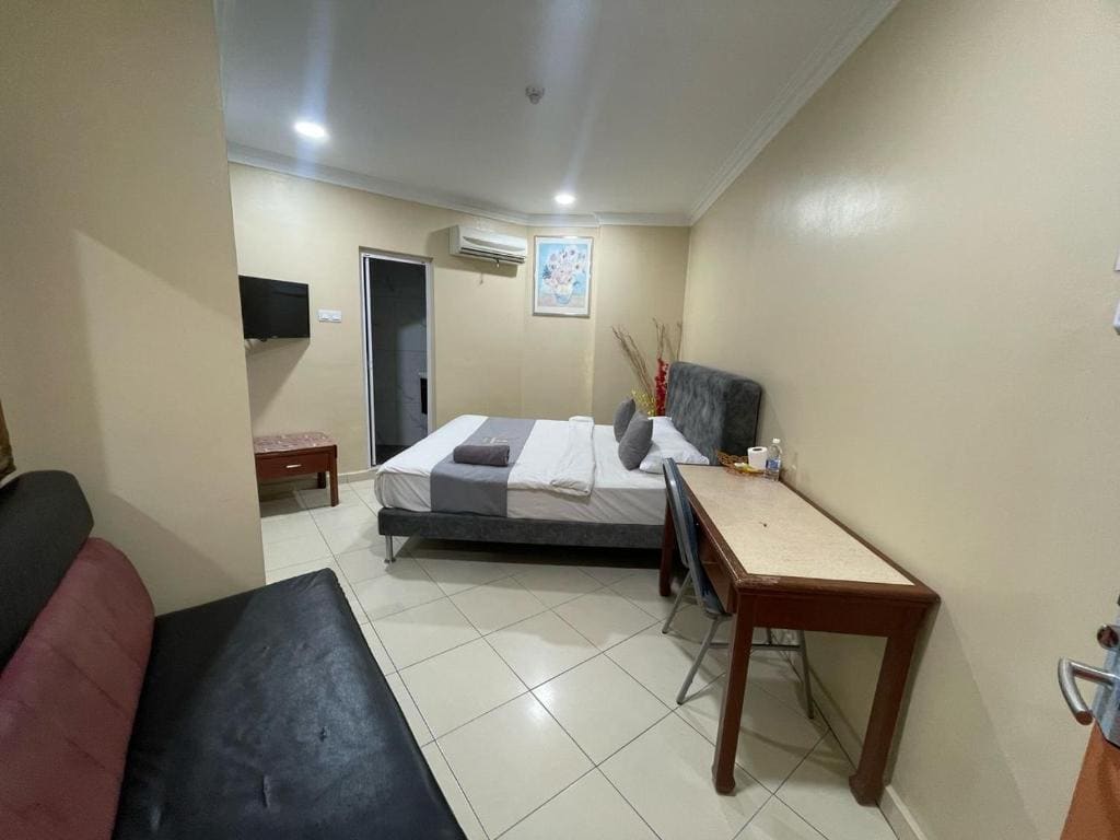 Deluxe Queen Room room - Image 3