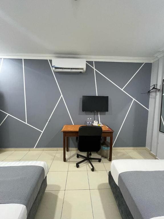 Superior Twin Room room - Image 3