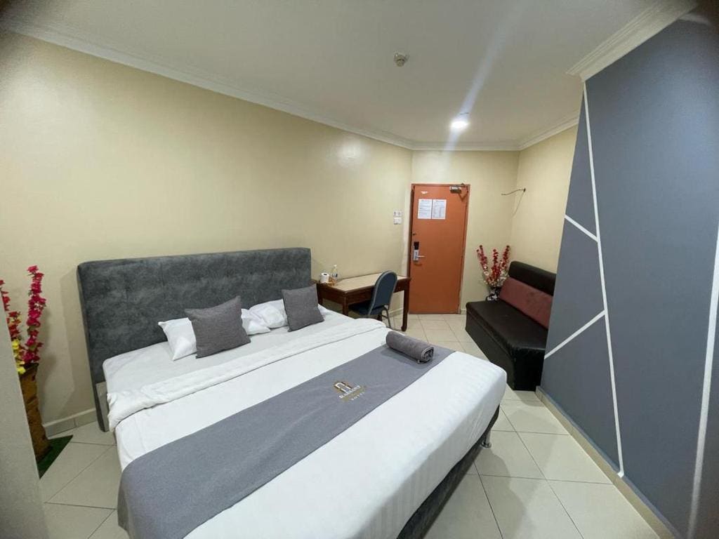 Superior Twin Room room - Image 2
